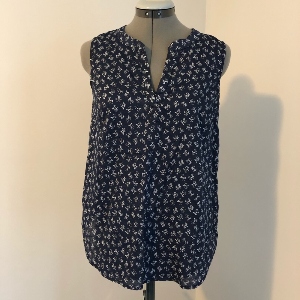 Gap Sleeveless top navy blue white floral XS